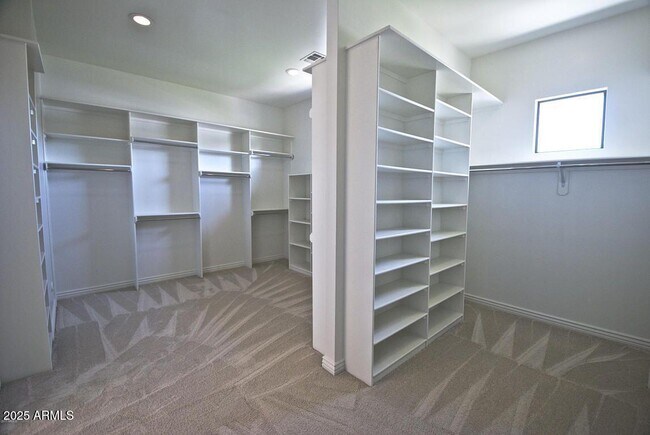 Building Photo - 2836 E Carob Dr