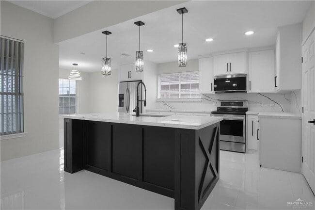 Building Photo - 21 Mynah Ave