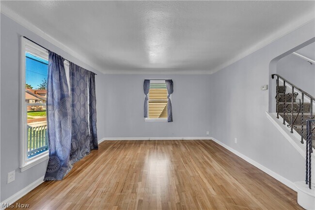 Building Photo - 15506 Westview Ave