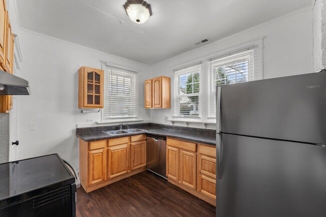 Building Photo - Your Dream Home Awaits in Norfolk!