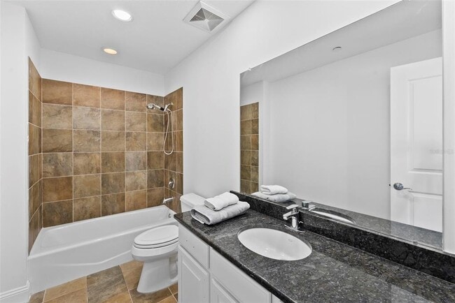 Building Photo - 449 S 12th St