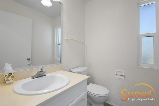 Building Photo - 4985 Coronado Ave