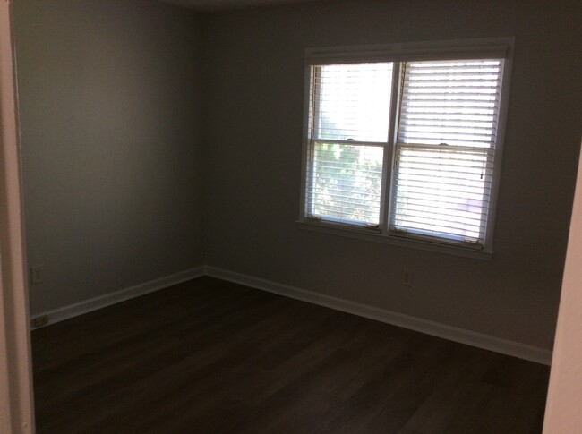 Building Photo - Updated Townhouse in Roswell/Alpharetta area
