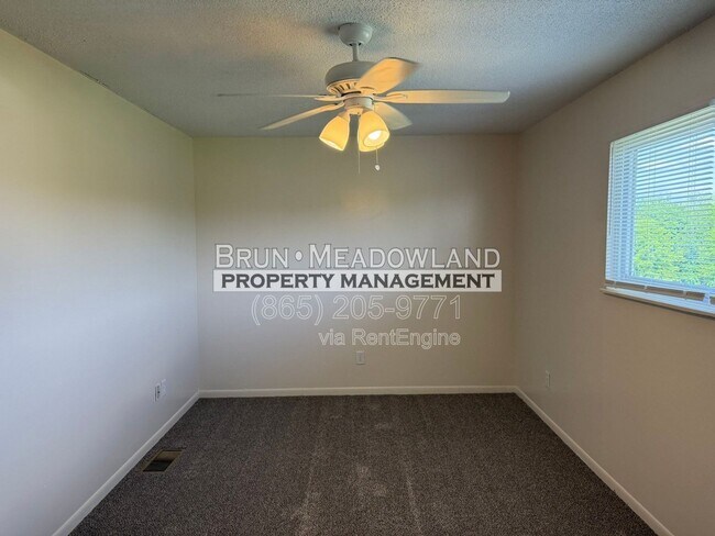 Building Photo - 1811 Meadowland Ln