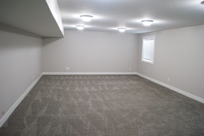 Building Photo - Beautiful 5 Bed, 3.5 Bath Home in Rigby, Idaho!