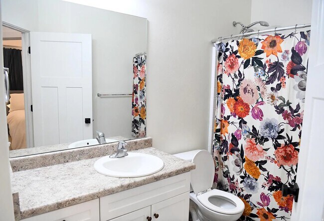 Building Photo - 1099 Emerald Pools Ln