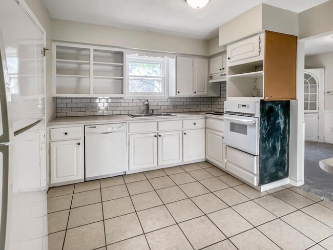 Building Photo - 6643 Buck Creek Ave SW