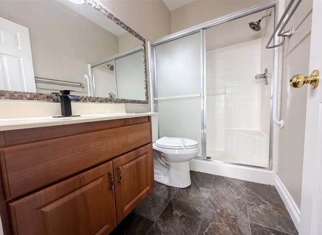 Building Photo - 3630 Vanderbilt Dr