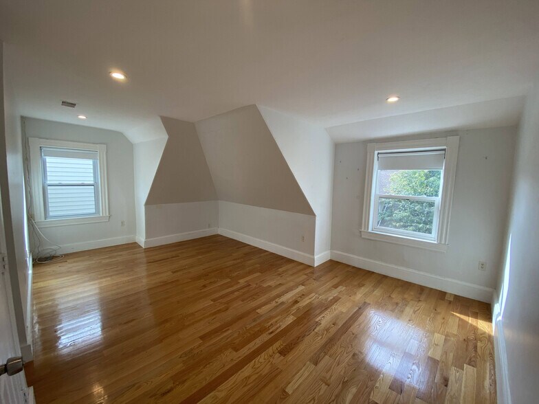 bedroom - 10 Ashford St