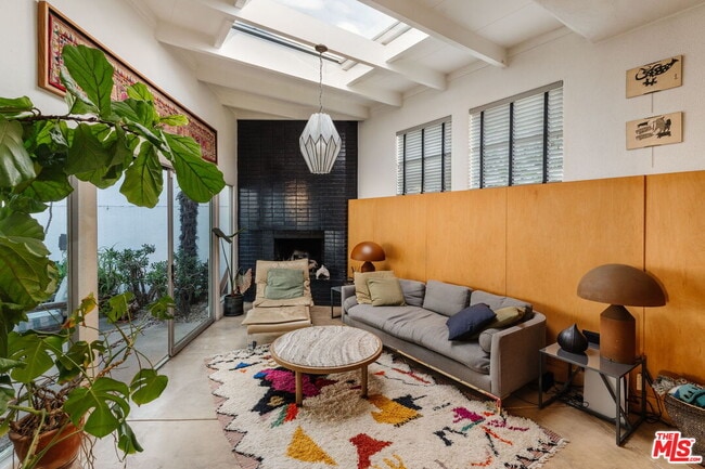 Building Photo - 1530 N Easterly Terrace