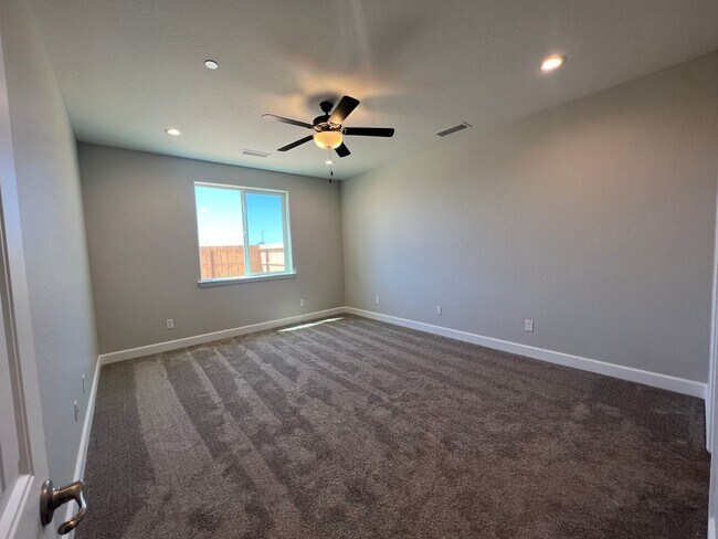 Building Photo - "Modern & Energy-Efficient 3BR/2BA Home wi...