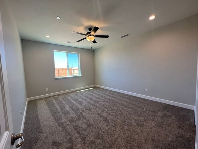 Building Photo - "Modern & Energy-Efficient 3BR/2BA Home with Solar - Perfect for Families!"