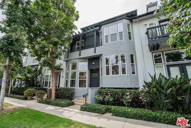 Building Photo - 5701 Kiyot Way