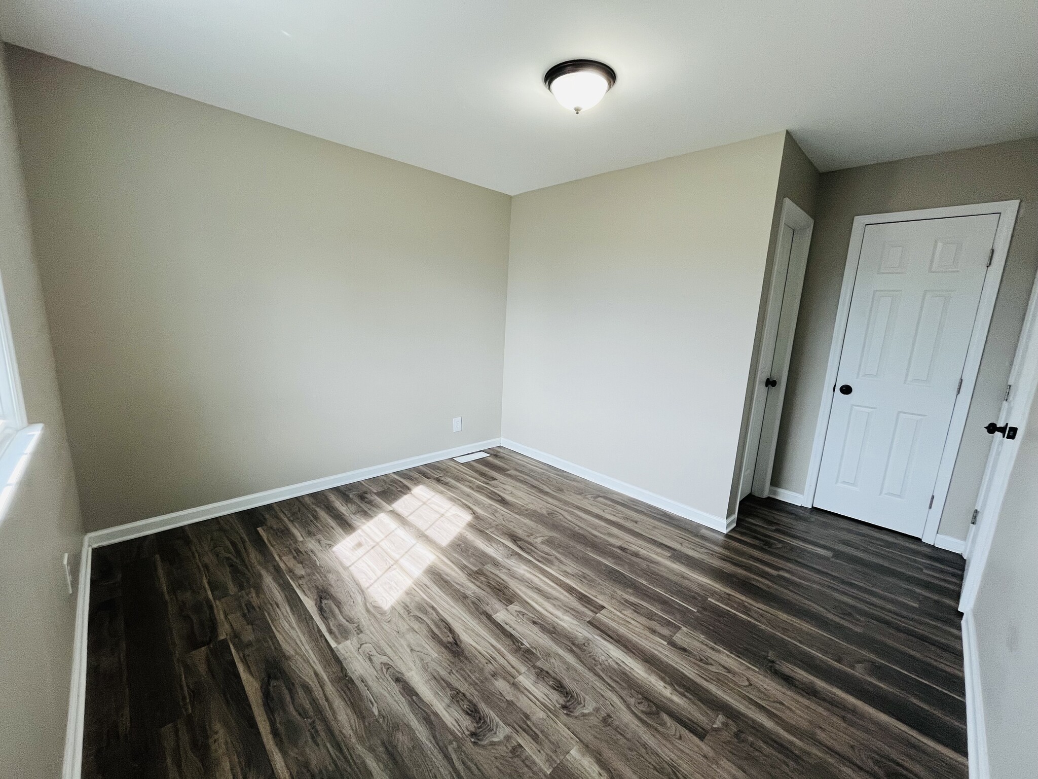 Main Bedroom - 1610 Eastwood Ave