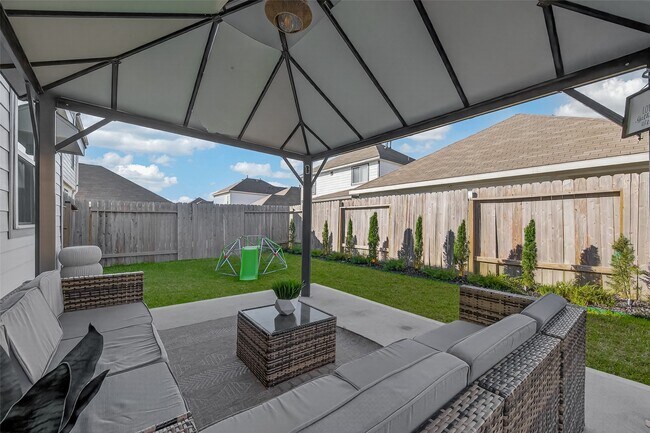 Building Photo - 23639 Buttress Root Dr