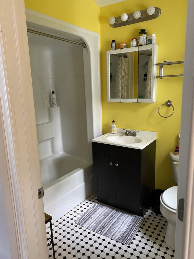 2nd floor bath with tub - 33 N Main St