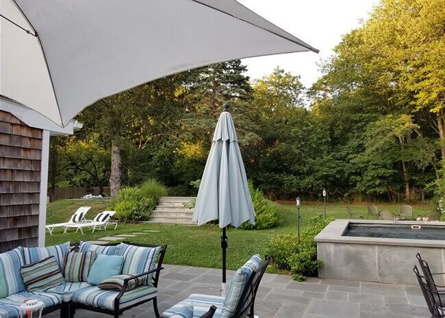 Building Photo - 14 Millstone Dr