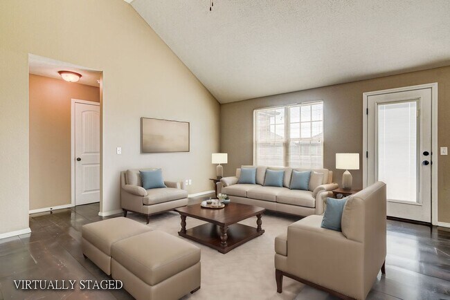 Building Photo - Beautiful all brick 3 bed 2 bath house in ...