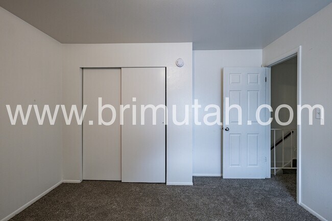 Building Photo - 4456 S Albright Dr