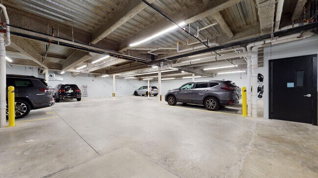 Building Photo - 580 Palisade Ave