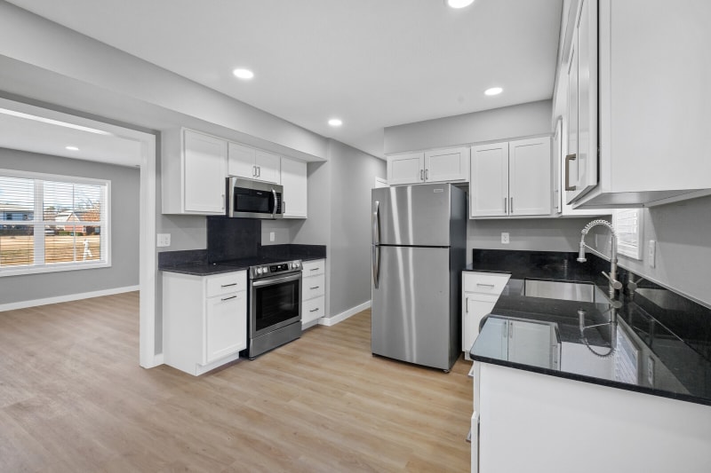 Building Photo - 404 NW D St