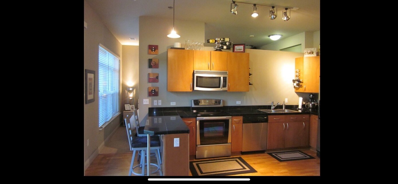 Building Photo - 5401 S Park Terrace Ave