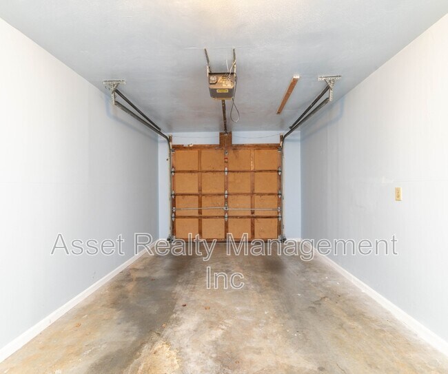 Building Photo - 136 Durwood Rd