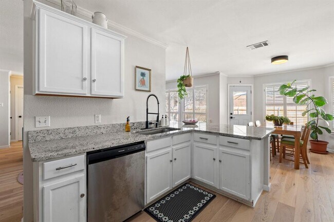 Building Photo - 3600 Malone Dr