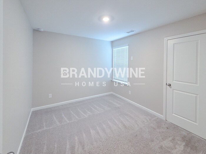 Building Photo - 628 Friesland Dr