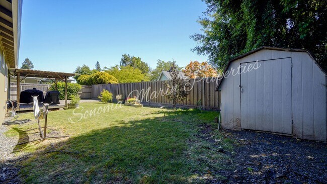 Building Photo - ~Beautiful Updated 4 Bed/2 Bath in Rohnert...