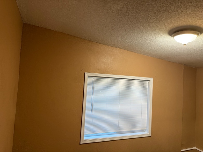 Building Photo - 17609 SE Stark St