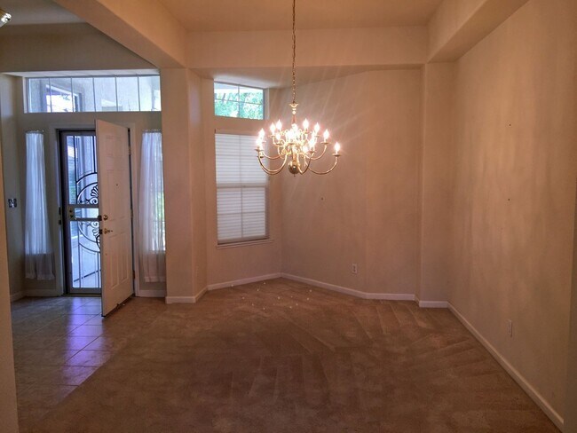 Building Photo - Executive 4 Bedroom 2.5 Bath, 2400 sft. El...