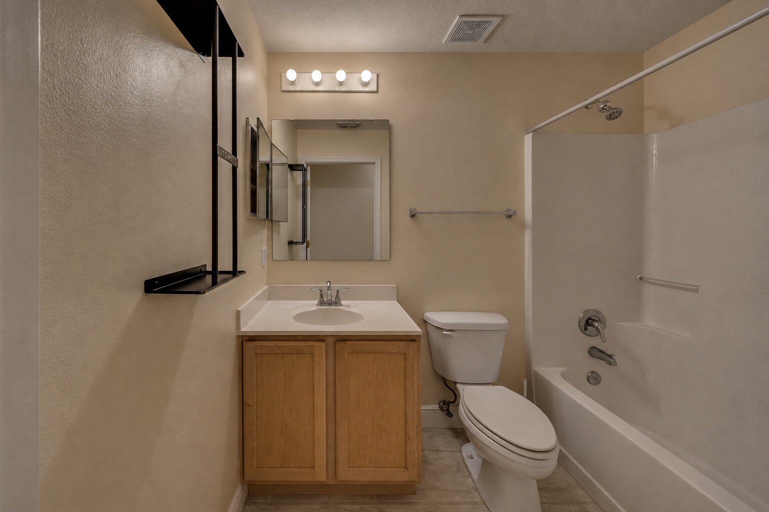Building Photo - 537 Mason Dr