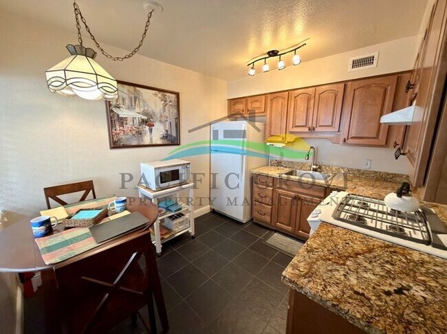 Building Photo - Remodeled 1 Bedroom in Monterey!
