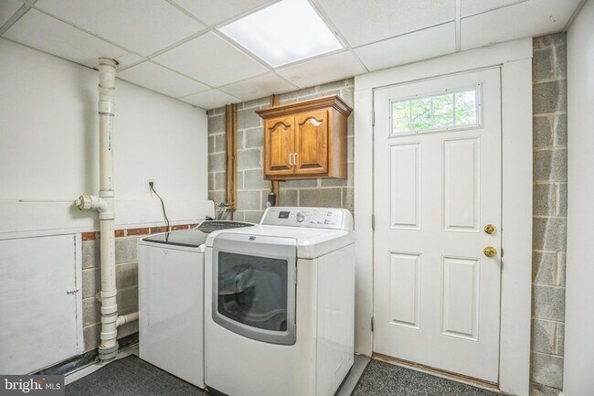 Building Photo - 37245 E Spicer Dr