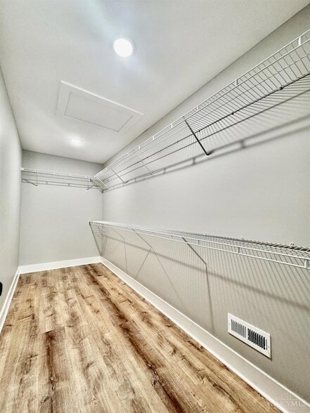 Building Photo - 4605 Thoburne St
