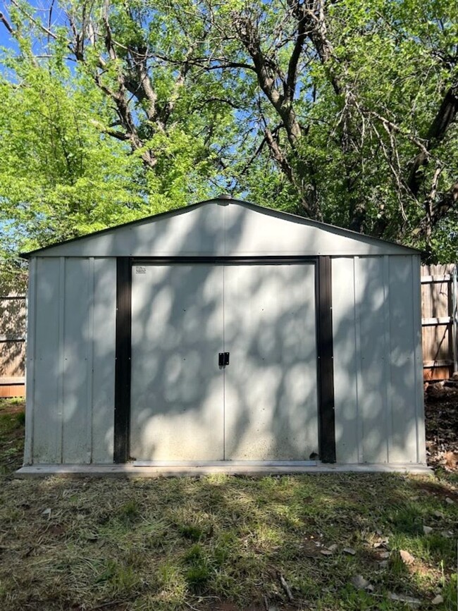 Building Photo - 3012 SE 55th St