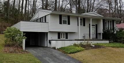 Building Photo - 531 Hillside Ave