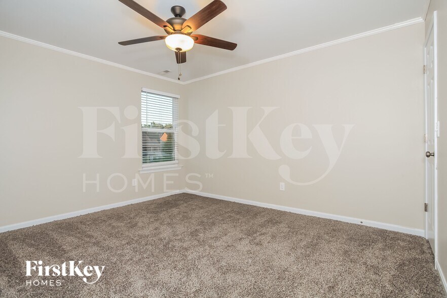 Building Photo - 8511 Crozat St