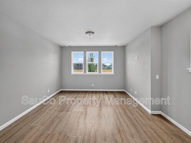 Building Photo - 7024 SE Frasier Ln