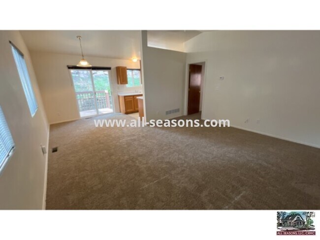 Building Photo - West side 2 story cute home for rent!
