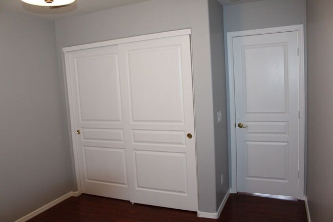 Building Photo - Large 4 bedroom home in Power Ranch