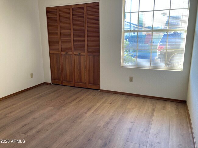 Building Photo - 314 E Campo Bello Dr