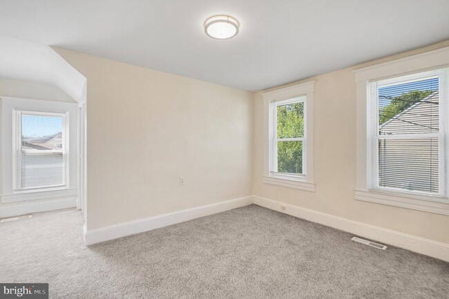 Building Photo - 414 N Broadview Blvd