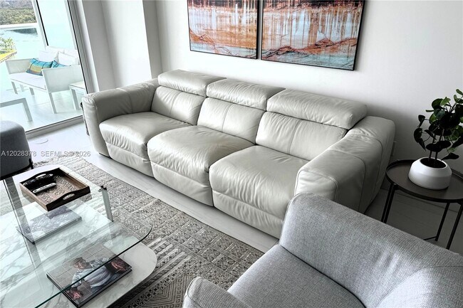 Building Photo - 400 Sunny Isles Blvd