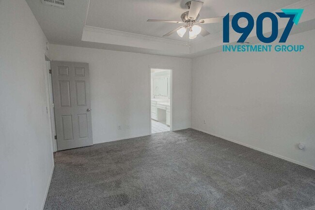 Building Photo - 3017 SW 92nd St