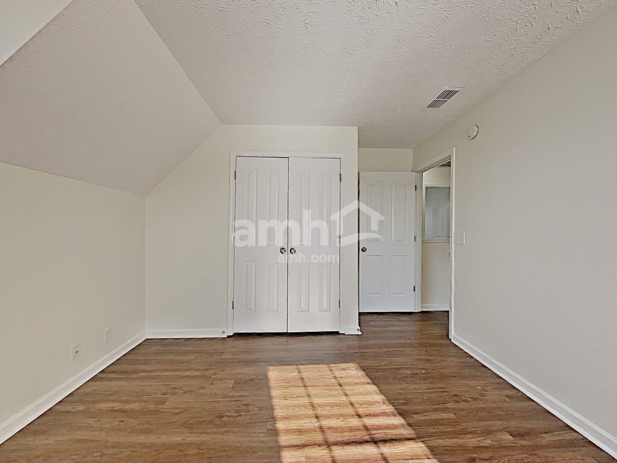 Building Photo - 1507 Killarney Dr