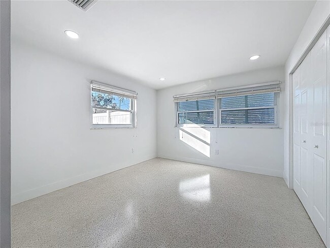 Building Photo - 2161 Edythe Dr