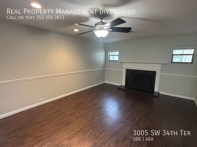 Building Photo - 3005 SW 34th Terrace