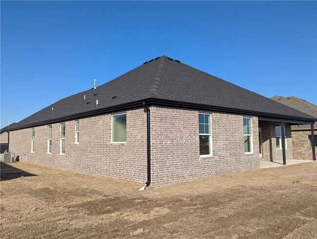 Building Photo - 7801 Range Ave
